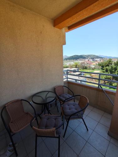 Un balcón o terraza en Apartman NN Trebinje