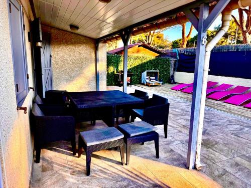 Photo de la galerie de l'établissement Maison 2ch piscine bord de mer village vacances, à Portiragnes