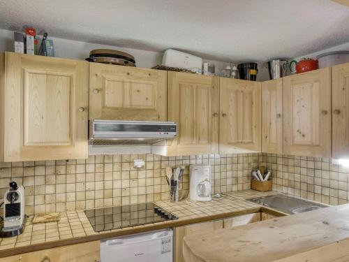 Photo de la galerie de l'établissement Duplex cosy 2 chambres à Megève, balcon exposé sud, proche centre, animaux accueillis - FR-1-453-89, à Megève