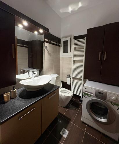 Pro Living A21 - 3 Bedrooms & 2 Parkings