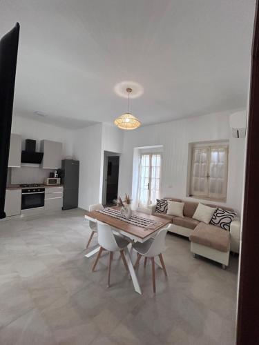 Η κουζίνα ή μικρή κουζίνα στο Lantana's house