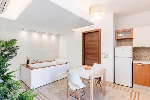 Kuchyň nebo kuchyňský kout v ubytování Sunway Luxury Apartments 2