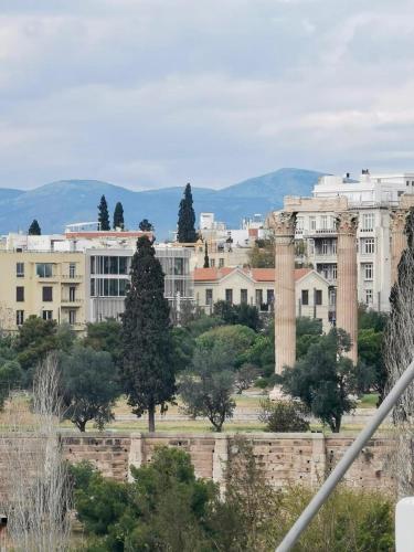 Temple of Zeus 3BD Apartment