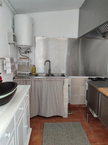 Dapur atau dapur kecil di Quinta do Sol