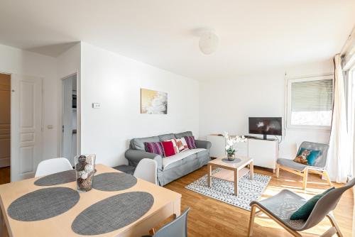 TV a/nebo společenská místnost v ubytování 2 bedroomed Le Crystal