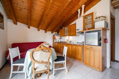 Dapur atau dapur kecil di Terrazzo sul lago