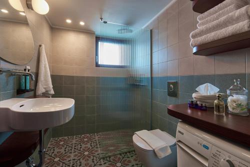 Katsambas Apartment - Cozy Retro-Luxury with Balcony