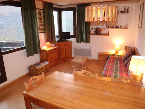 Appartement 2P6 au cœur de Les Orres, proche commerces, vue vallée - FR-1-322-324