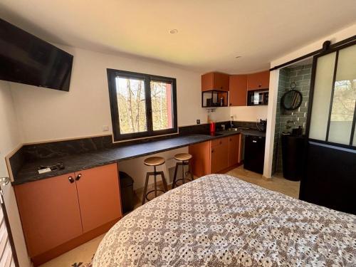 Køkken eller tekøkken på Studio ODEL - Charmant studio en pleine nature