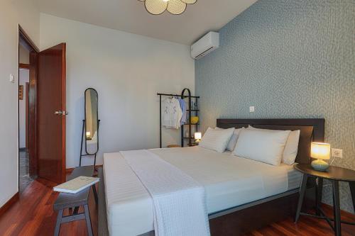 Katsambas Apartment - Cozy Retro-Luxury with Balcony