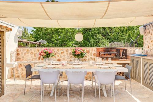 Majoran Family Finca with Pools, Jacuzzi and Gym in Pollença