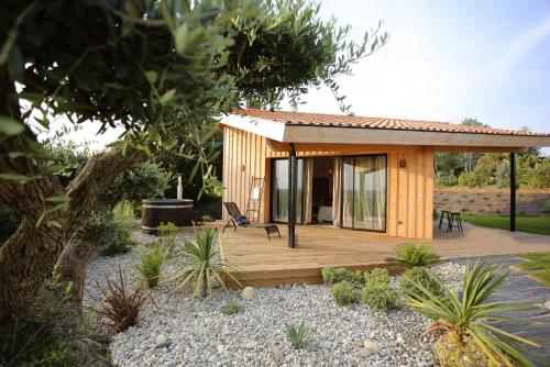 Cabane et spa des hauts du rebeillou