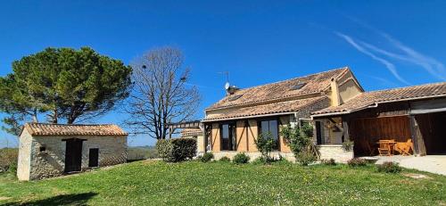 Budova, kde se prázdninový dům nachází