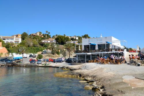 Zdjęcie z galerii obiektu Hostal La Fonda Grupo Terra de Mar, alojamientos con encanto w mieście Benissa