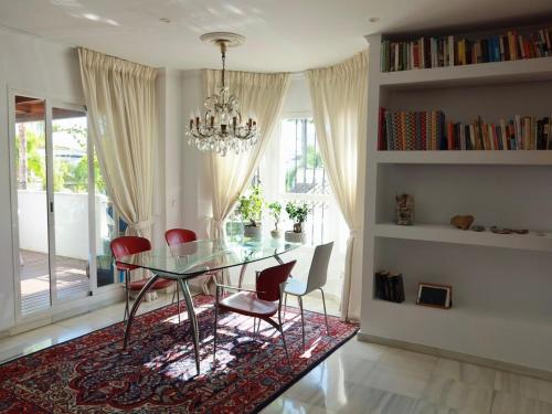 2 Bedroom Apartment Pool Views - Los Naranjos Marbella