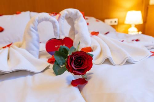 Ένα ή περισσότερα κρεβάτια σε δωμάτιο στο Hotel Barbakán