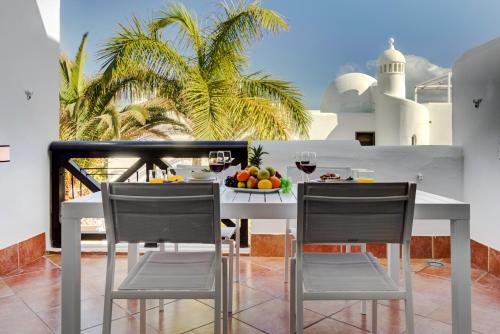White Paradise by Olax Rentals
