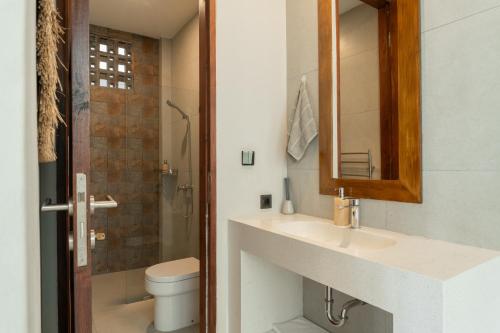 O baie la Kammara 2 -Discover Paradise - Stunning New 4-Bedroom Villa with Stunning Views & Oversized Pool!