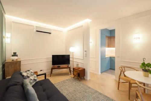 Serene T1 Apt in Lapa with AC and Private Patio