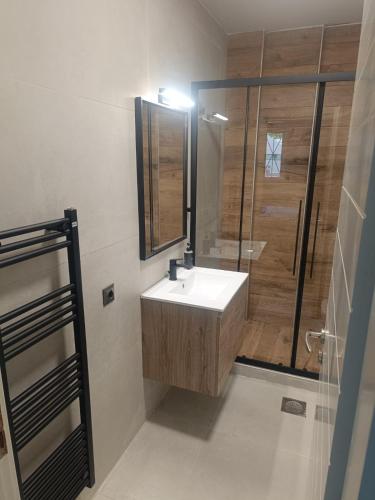 Porto Rafti Hideawayにあるバスルーム
