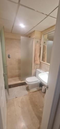 Luxury Two Bedroom Apartment in quiet neighborhood