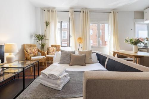 For You Rentals Acogedor Apartamento de 1 Dormitorio Madrid Temporal MAL72B
