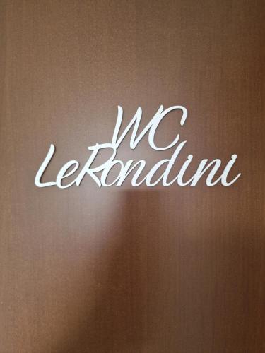 a sign that says us leeland written in white at Casa Ofelia in Colledimezzo
