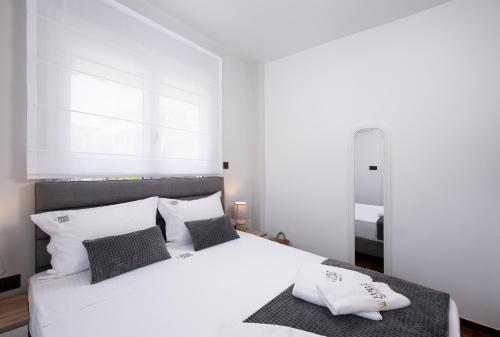 Glyfada Luxury Suite by First Class Properties