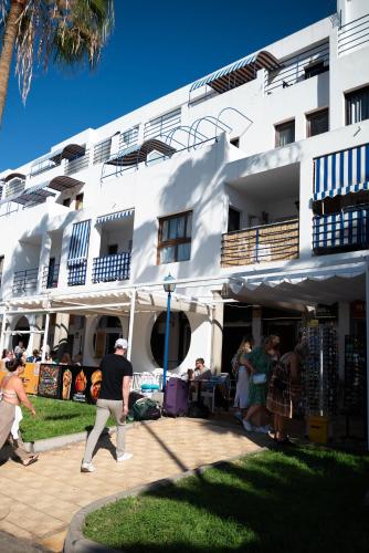 los cristianos pool & sun apartment