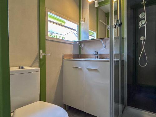 Koupelna v ubytování Mediterrani Natura Spa Resort