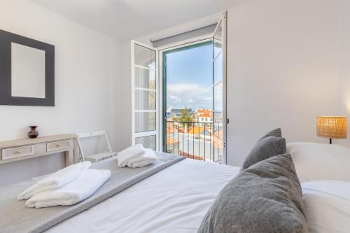 Funchal pad with Harbor Views & cool Aircon Bliss