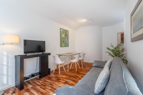 Funchal pad with Harbor Views & cool Aircon Bliss