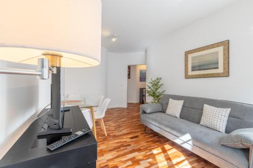 Funchal pad with Harbor Views & cool Aircon Bliss