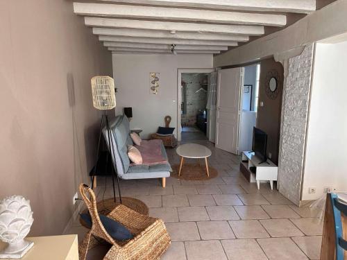 Gîte le bas ray près de Beauvalにあるテレビまたはエンターテインメントセンター