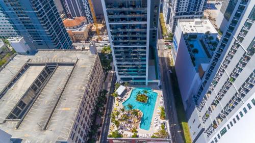 Stylish 1 Bedroom Apartment with Balcony and Citi Views in Downtown photo 17