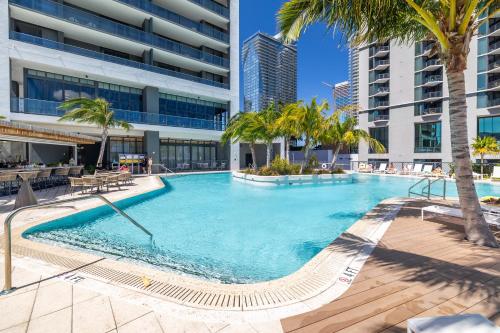 Stylish 1 Bedroom Apartment with Balcony and Citi Views in Downtown photo 14