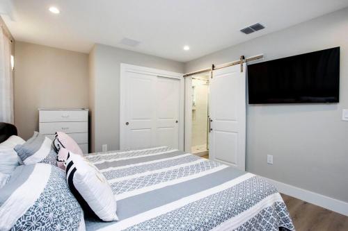Gallery image of 3BR Canal-Front Home On Sanibel Island - Walk To Beach in Wulfert