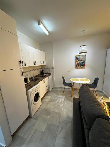 Coqueto estudio junto al mar-Apartamentos Don Diego en la Carihuela