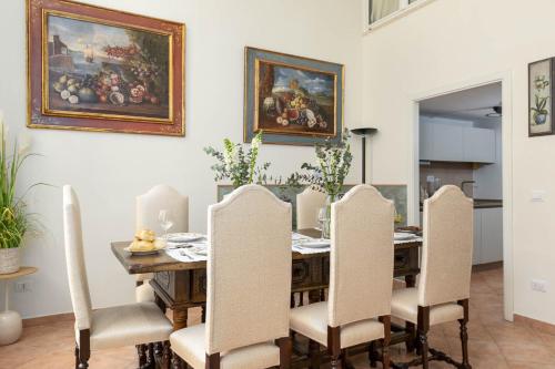 RosaM Suite - Via Veneto 15 min walk from Spanish Steps Top Floor Luxury Apartment