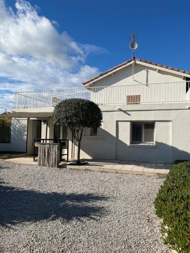 Joli appartement privé jardin à 10min des plages