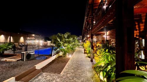 La pileta dentro o cerca de Alma Pura