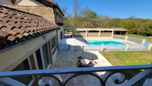 Πισίνα στο ή κοντά στο Maison dans gite domaine REY