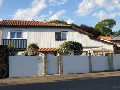 Warm house close to all amenities