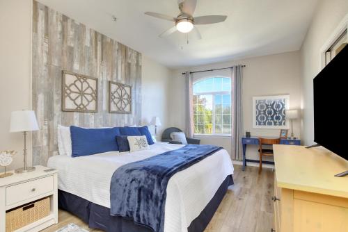 a bedroom with a bed and a ceiling fan at Pacific Plaza #410 - Pacific Coast Hideaway - 1BdrmUp-K in Oceano
