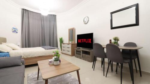 Elegant Studio Near Burj Khalifa Pool and Gym