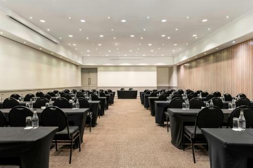 Lord Charles Hotel, Somerset West, a Tribute Portfolio Hotelにあるビジネスエリアまたは会議室