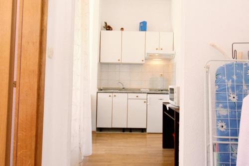 Apartments with parking space Makarska - 6768