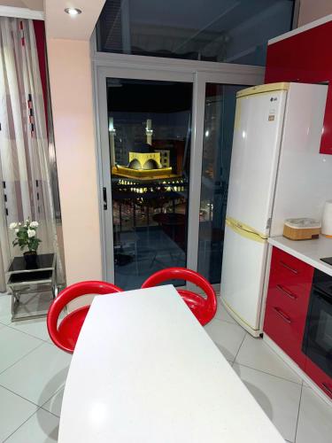 Kuchyň nebo kuchyňský kout v ubytování AMY'S LUXURY APPARTMENT