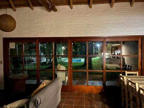 Ein Sitzbereich in der Unterkunft Casa a 2 cuadras mar Hasta 14 personas