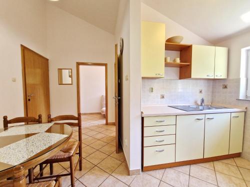 Apartments with parking space Baska, Krk - 24229